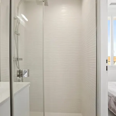 Vue 180° A St Maxime Apartment *